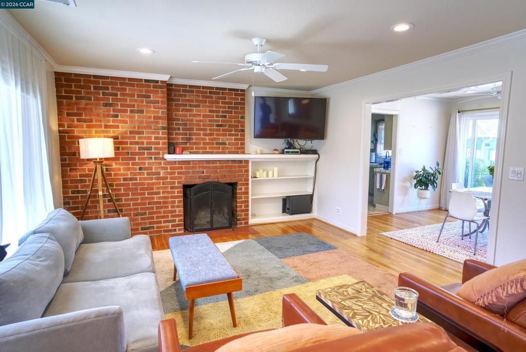 Image 5 of property listing at 1213 Grove Way, Concord, CA 94518