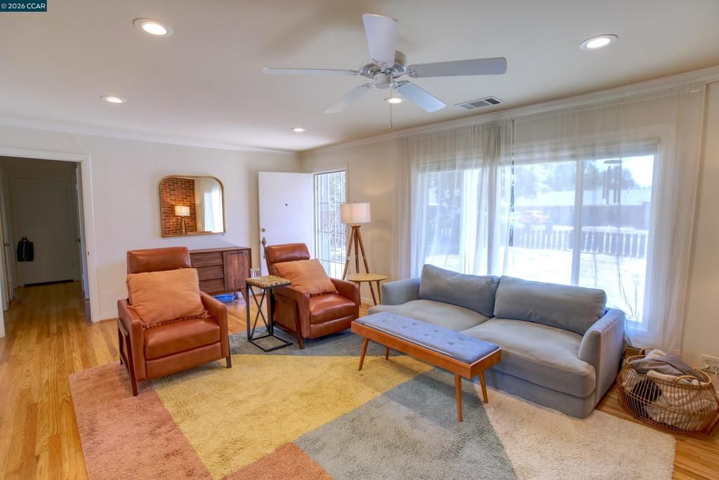 Image 7 of property listing at 1213 Grove Way, Concord, CA 94518