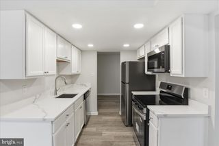 10220 BUSHMAN DR #8203, Oakton, VA 22124