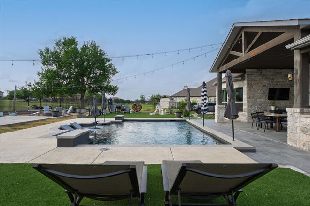 409 Flintlock DR, Leander, TX 78641