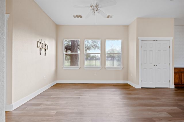 409 Flintlock DR, Leander, TX 78641