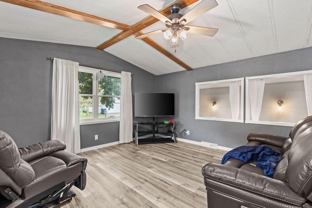82 Falling Creek CIRCLE, Janesville, WI 53548