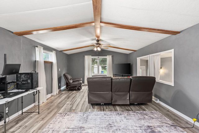 82 Falling Creek CIRCLE, Janesville, WI 53548