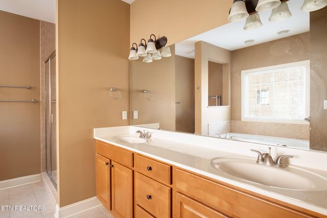 121 Meridian Way, Clinton, TN 37716