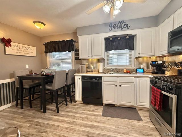 3341 Pine Grove Avenue, Port Huron, MI 48060