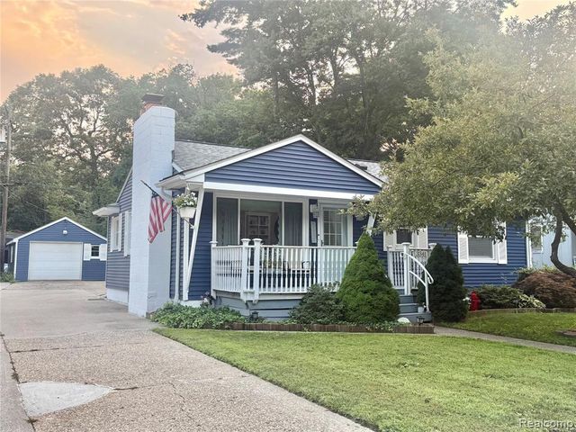 3341 Pine Grove Avenue, Port Huron, MI 48060