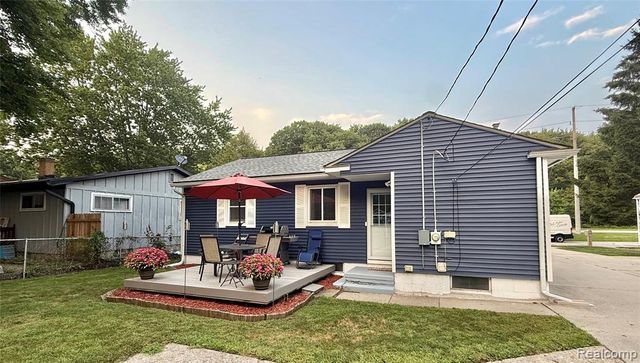 3341 Pine Grove Avenue, Port Huron, MI 48060