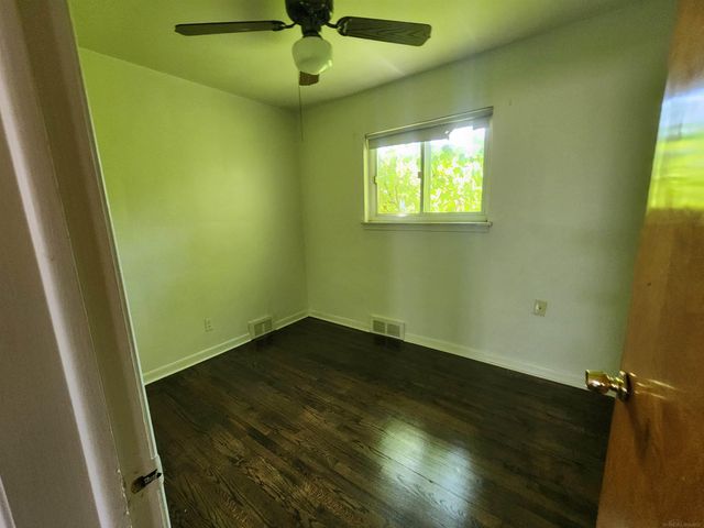 27605 Grant Street, Saint Clair Shores, MI 48081