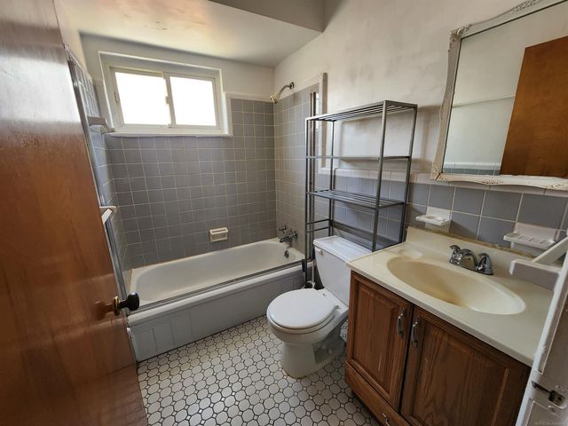 27605 Grant Street, Saint Clair Shores, MI 48081