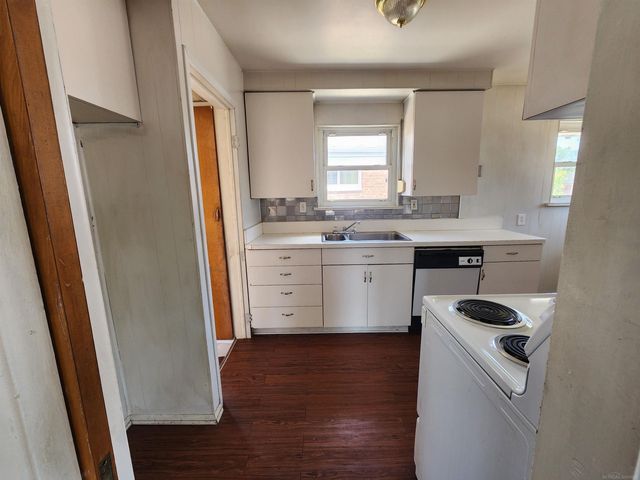 27605 Grant Street, Saint Clair Shores, MI 48081
