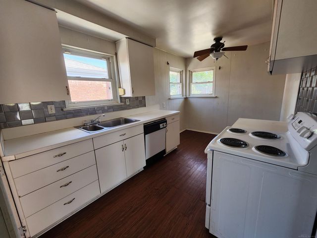 27605 Grant Street, Saint Clair Shores, MI 48081