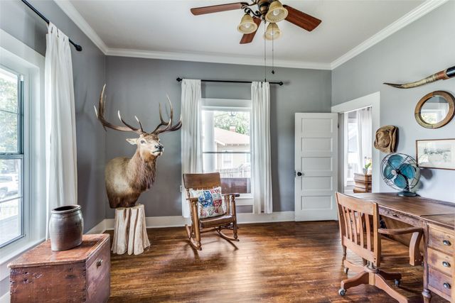 902 S Waco Street, Weatherford, TX 76086