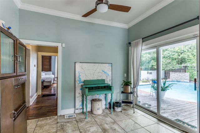 902 S Waco Street, Weatherford, TX 76086