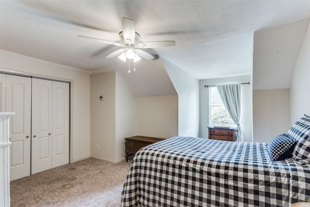902 S Waco Street, Weatherford, TX 76086