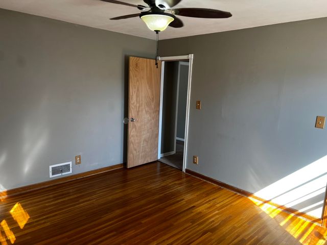 1150 Waverly St, Wichita, KS 67218