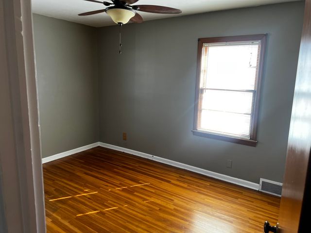 1150 Waverly St, Wichita, KS 67218