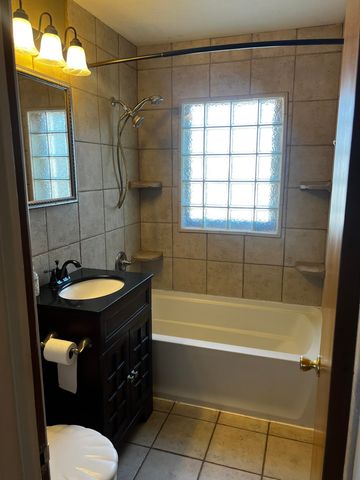 1150 Waverly St, Wichita, KS 67218