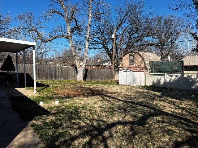 1150 Waverly St, Wichita, KS 67218