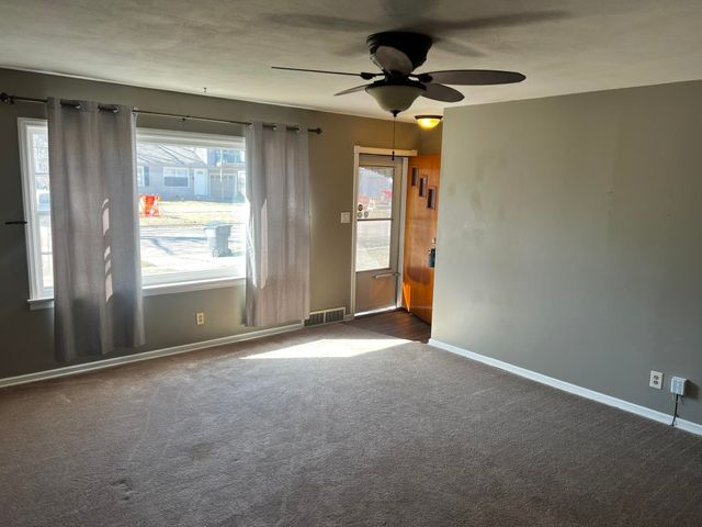 1150 Waverly St, Wichita, KS 67218