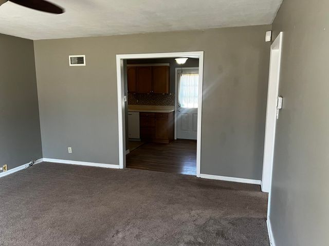 1150 Waverly St, Wichita, KS 67218