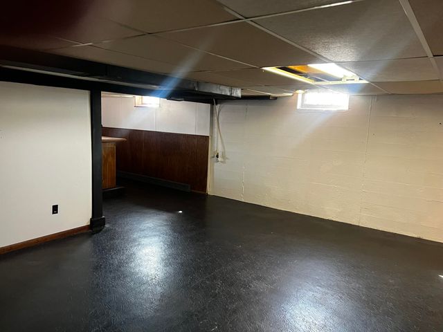 1150 Waverly St, Wichita, KS 67218