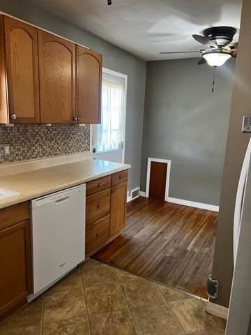 1150 Waverly St, Wichita, KS 67218