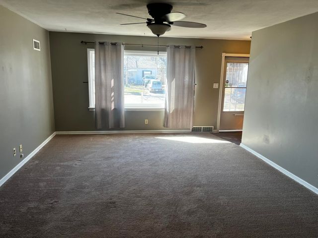 1150 Waverly St, Wichita, KS 67218