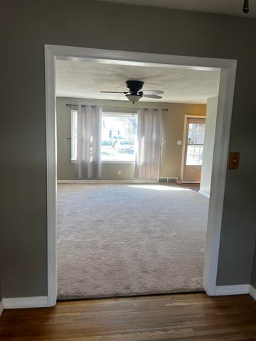 1150 Waverly St, Wichita, KS 67218