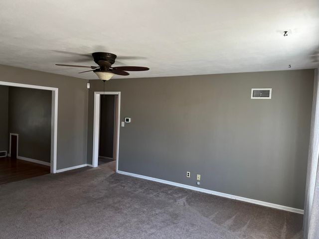 1150 Waverly St, Wichita, KS 67218