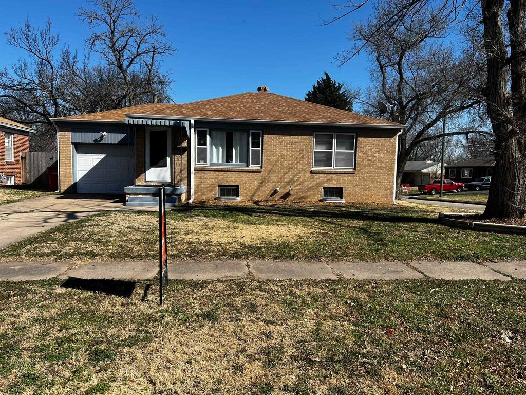 1150 Waverly St, Wichita, KS 67218