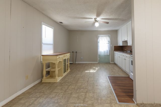 517 NW J Avenue, Hamlin, TX 79520