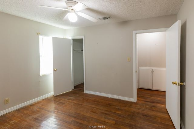 517 NW J Avenue, Hamlin, TX 79520