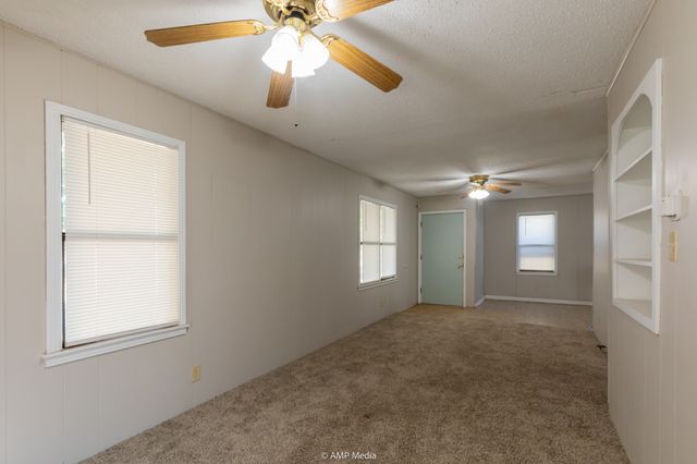 517 NW J Avenue, Hamlin, TX 79520