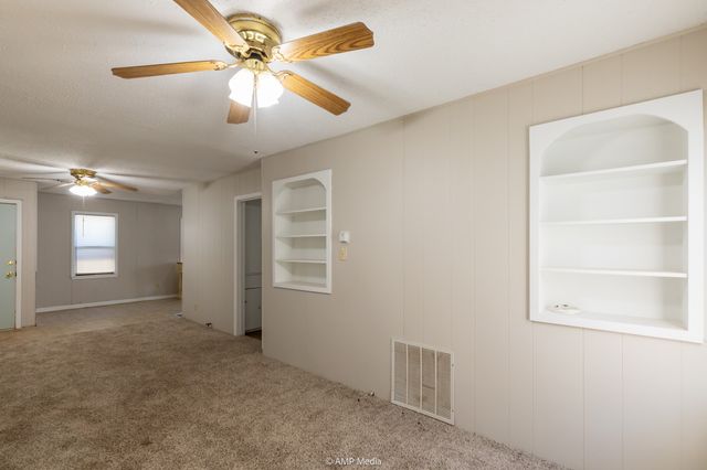 517 NW J Avenue, Hamlin, TX 79520