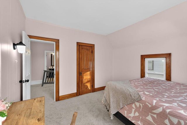 1238 N 33rd STREET, Milwaukee, WI 53208