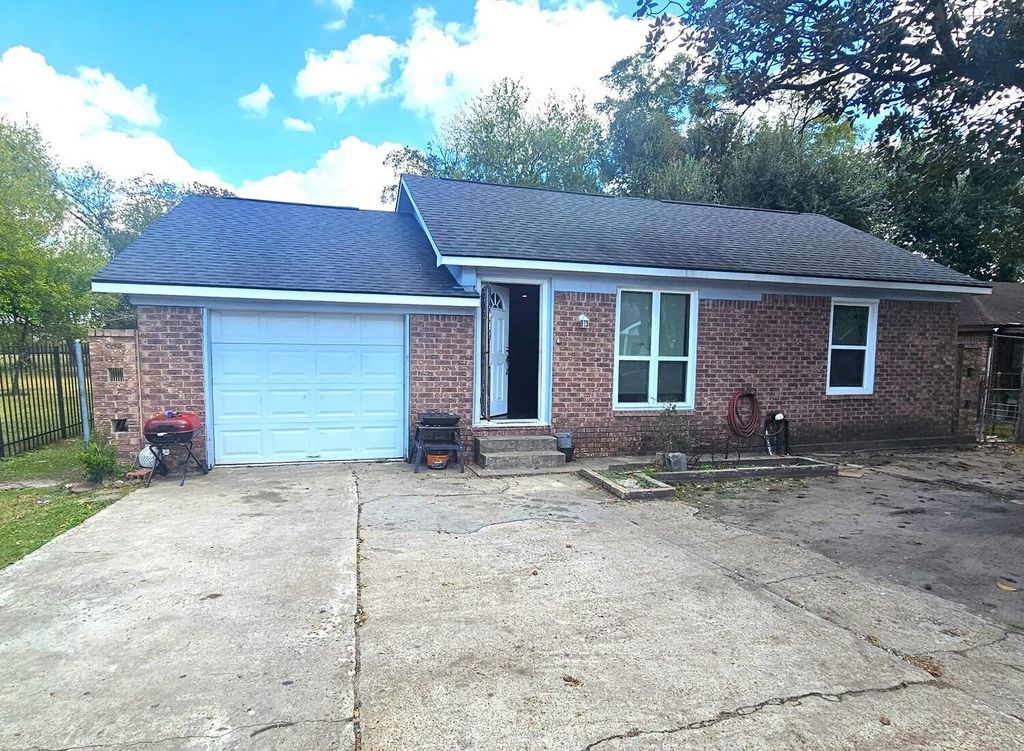 4816 Dabney Street, Houston, TX 77026