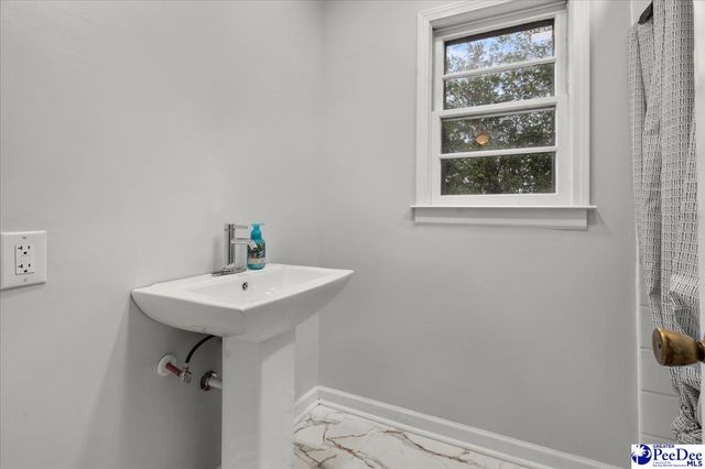 900 S Morris St, Lake City, SC 29560