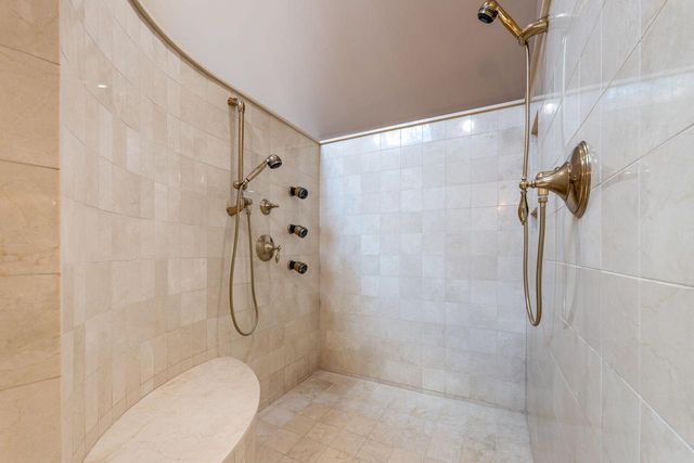 2225 Edgewood DRIVE, Grafton, WI 53024