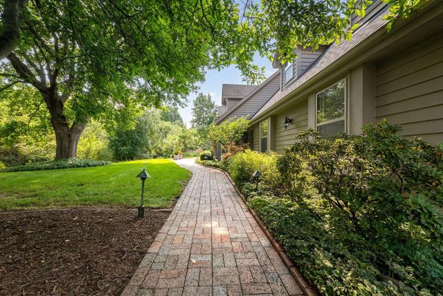 2225 Edgewood DRIVE, Grafton, WI 53024