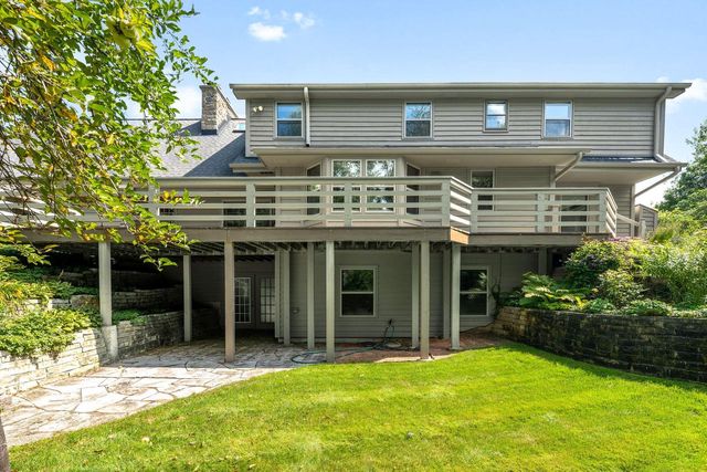 2225 Edgewood DRIVE, Grafton, WI 53024