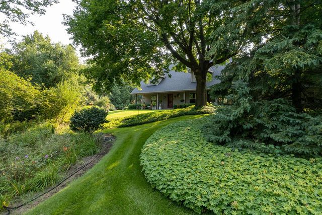 2225 Edgewood DRIVE, Grafton, WI 53024