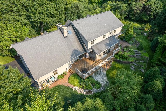 2225 Edgewood DRIVE, Grafton, WI 53024