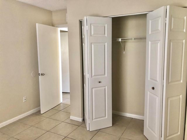 6031 10th Avenue N 120, Greenacres, FL 33463