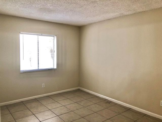 6031 10th Avenue N 120, Greenacres, FL 33463