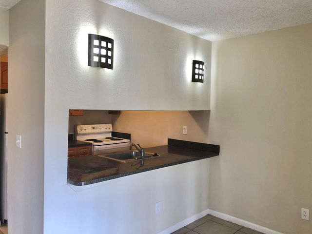 6031 10th Avenue N 120, Greenacres, FL 33463