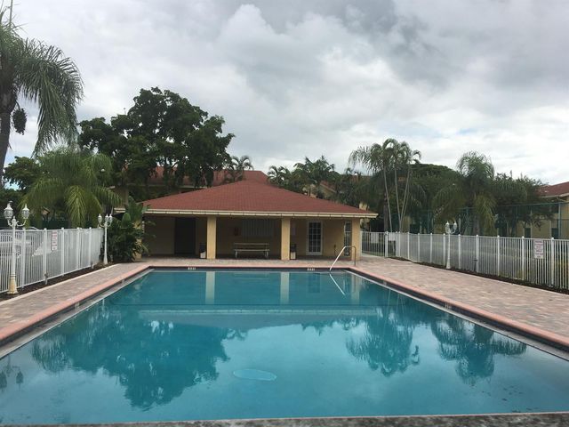 6031 10th Avenue N 120, Greenacres, FL 33463