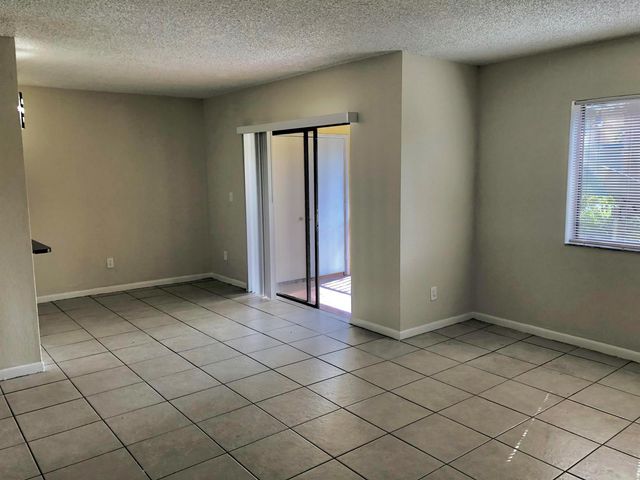 6031 10th Avenue N 120, Greenacres, FL 33463