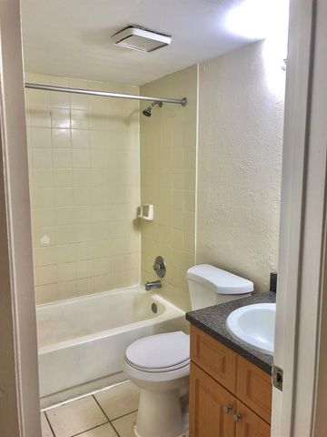 6031 10th Avenue N 120, Greenacres, FL 33463