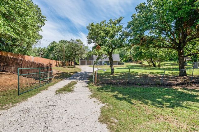 1416 Apache Court, Joshua, TX 76058