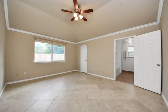 1702 Kemah Oaks Drive, Kemah, TX 77565